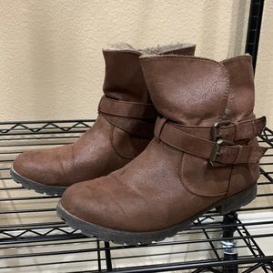 Brown Short Boots 7M